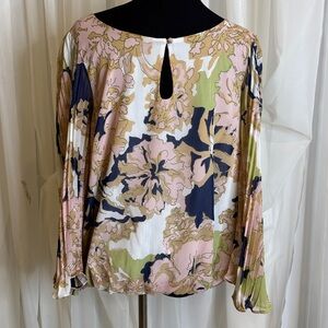 NWT Stein Mart’s ROSE & OLIVE Blouse with pleated sleeves, size L